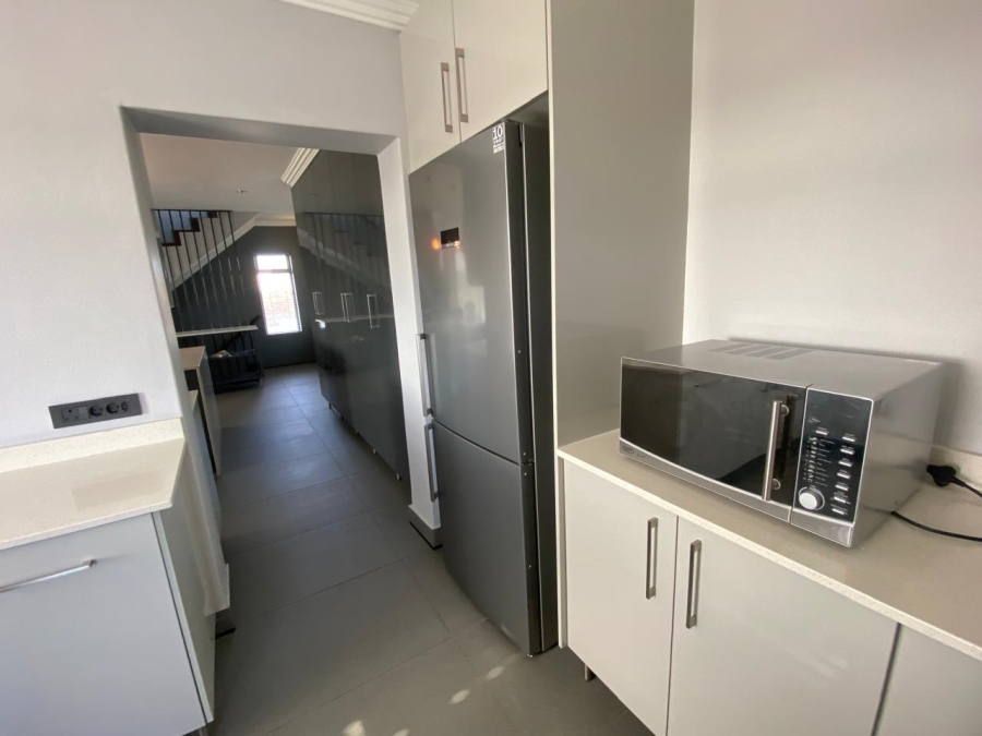 7 Bedroom Property for Sale in Gansbaai Central Western Cape